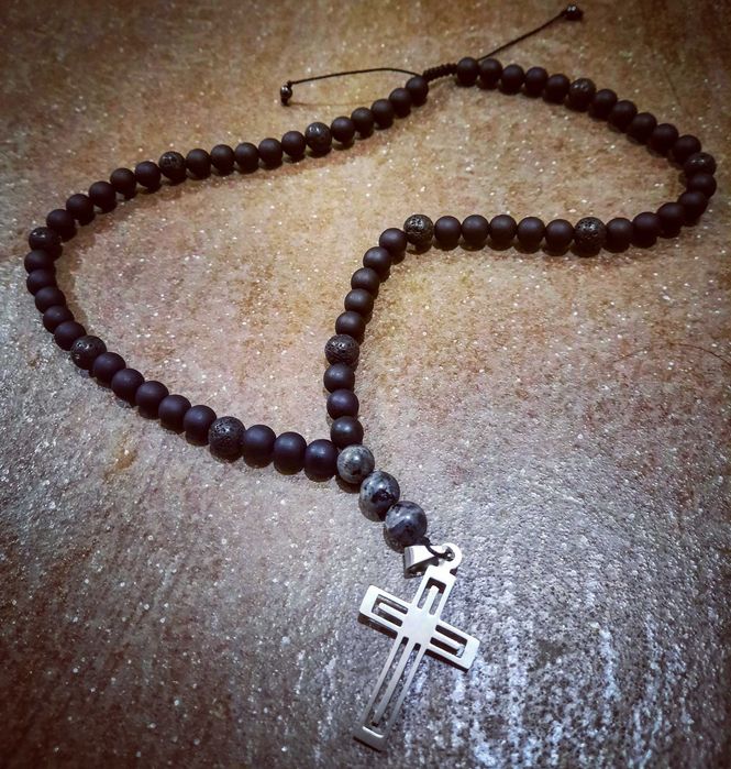 Броеници с естествени материали , черен оникс мат, хематит, вул. камък