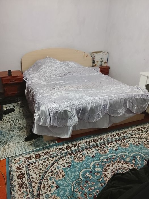 Спальная кровать