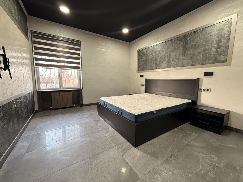 Продается шота руставели 4 х ком голден хаус