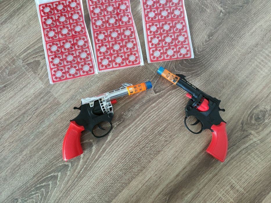 Pistol cu capse + capse 300 focuri