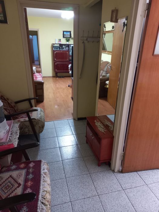 Vand apartament cu 3 camere in Berceni