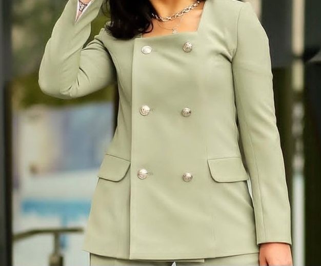 Женский брючный костюм идеальное состояние