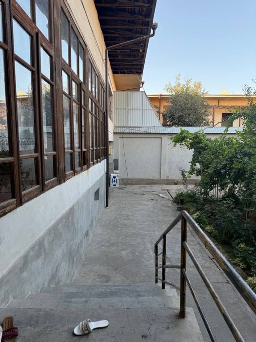 Уй сотилади (назарбек харакат) 8 сотих