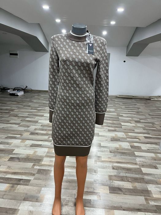 Рокля неизползвана чисто нова