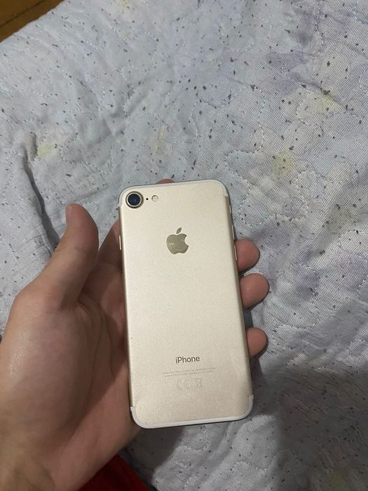 Продам Айфон 7, 32гб