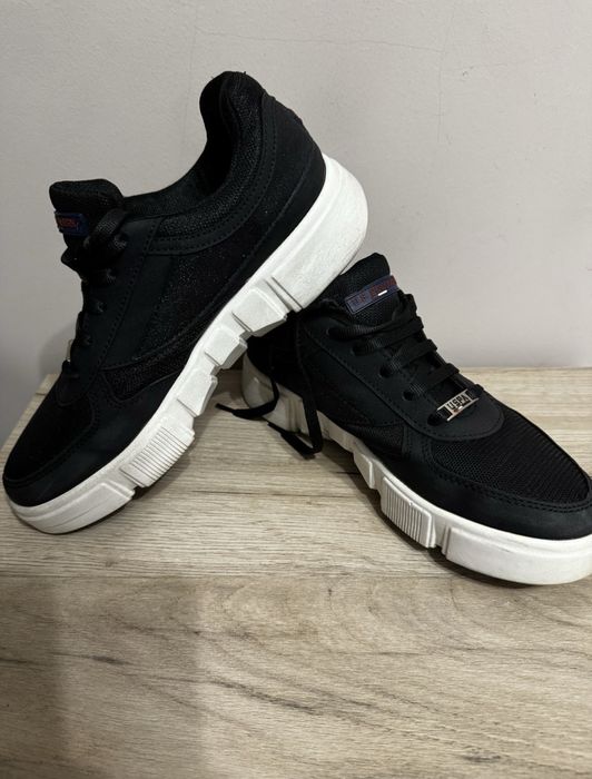 Дамски маратонки New Balance 327, Liu Jo, Reebok,US Polo