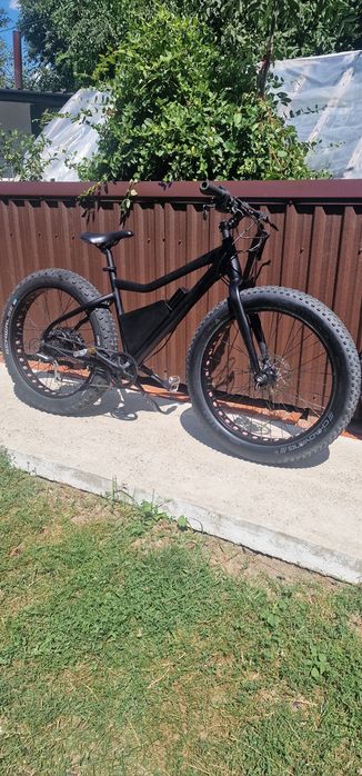 Bicicletă electrică fat bike