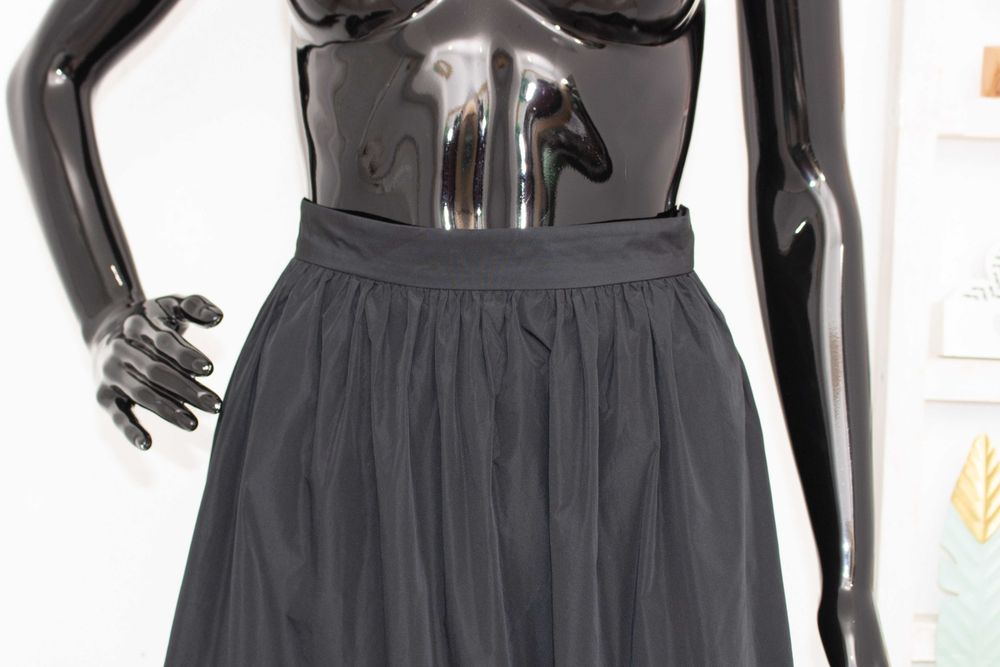 ARKET дамска черна пола от тафта А форма 34 XS