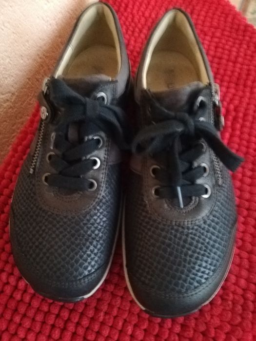 Adidași Helvesko nr 38 piele damă