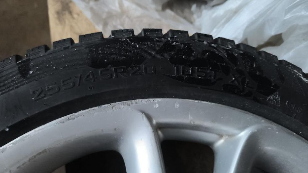 Диски с шинами для порше  20 размера