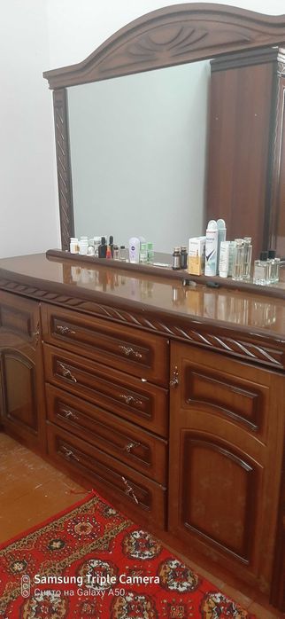 Етокхона мебели сотилади. Состояниеси яхши.