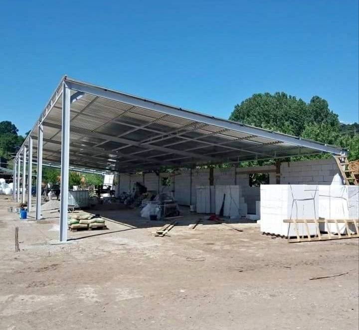 Vand hală metalică de dimensiuni 10x15x4 metri și 10x8x4 metri. Hala e