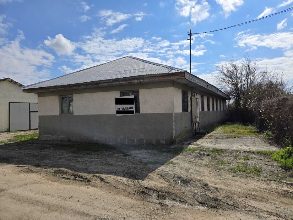 Clădire 190 m2 cu teren compact de 1000 m2 în Buhoci, toate utilitățile, pentru locuință sau activități comerciale