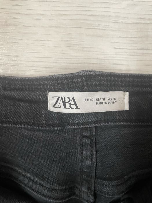 Мъжки черни дънки на ZARA