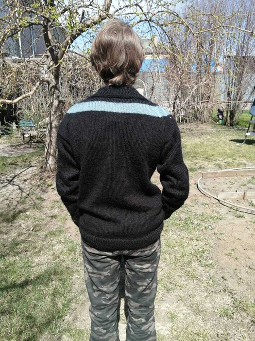 Джемпер ручной вязки для подростка