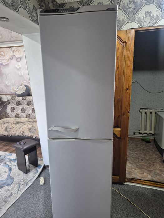 Продам. Холодильник