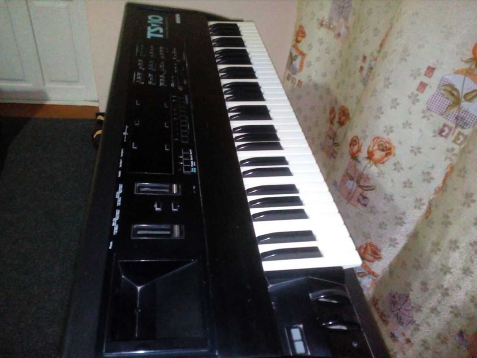 ENSONIQ holati a'lo ishlashi juda zo'r aybi yo'q toza saqlangan