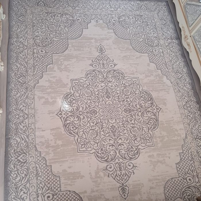 Палас светло серый