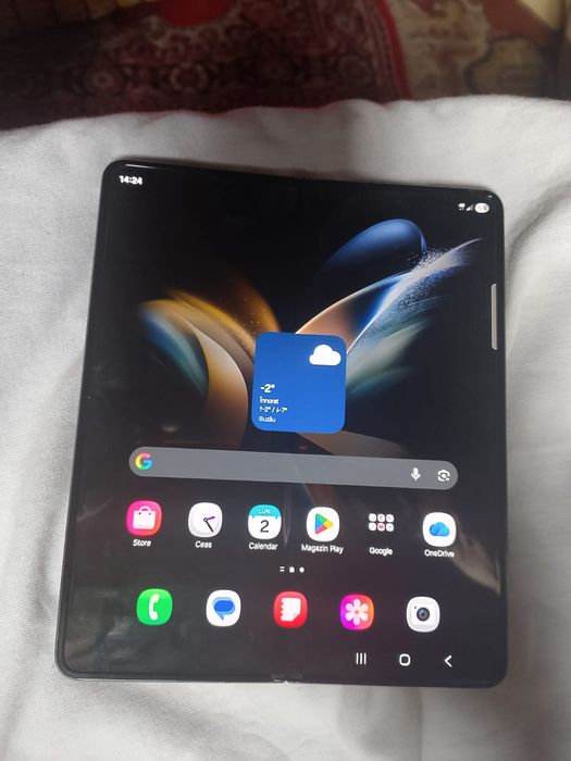 Vând galaxy Z Fold 4