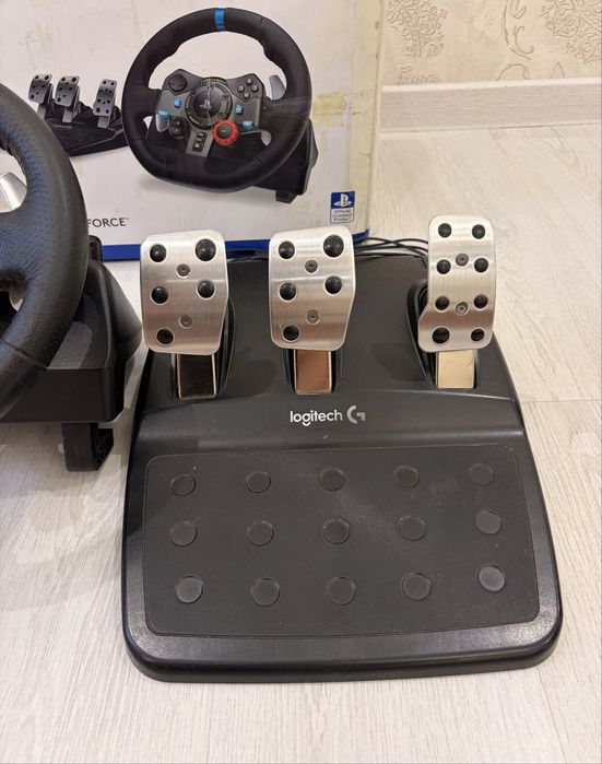 Игровой руль Logitech G29 Driving Force