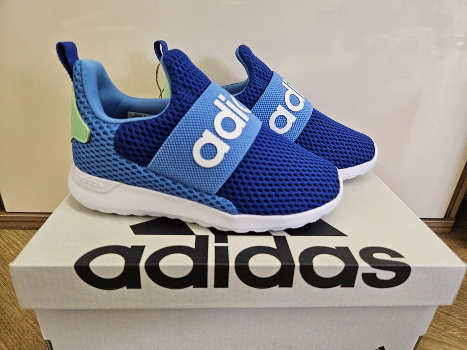 Нови детски маратонки Adidas  26,29,31,32,33
