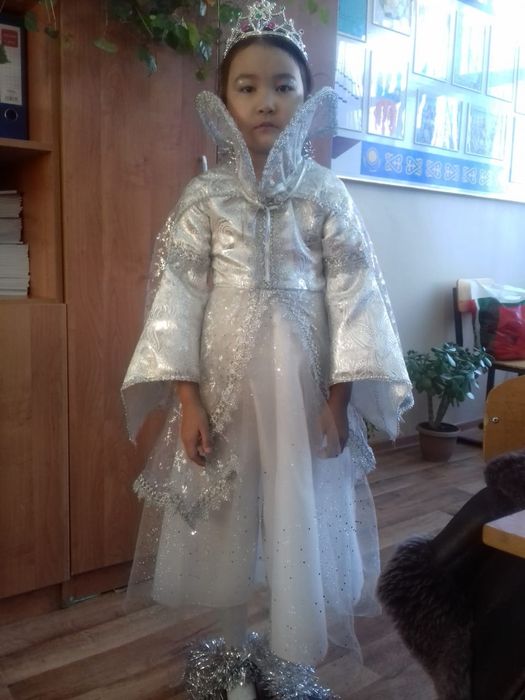 Продам красивое платье Снежной королевы!!!