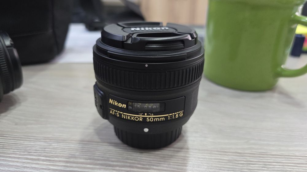 Зеркальная камера Nikon D3100