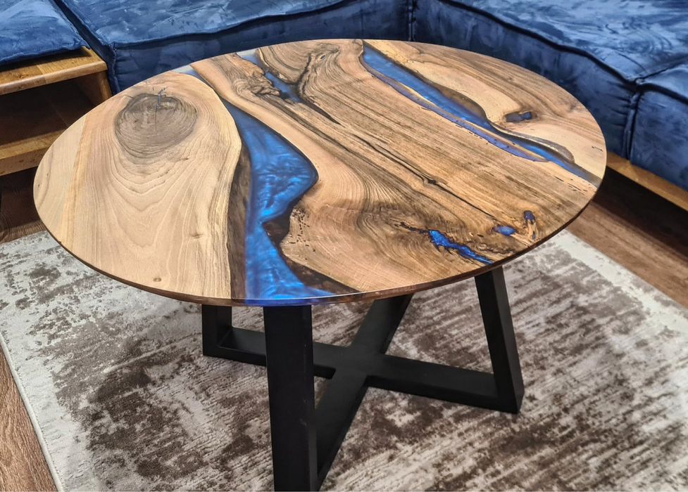 Кръгла маса от масивно дърво и епоксидна смола