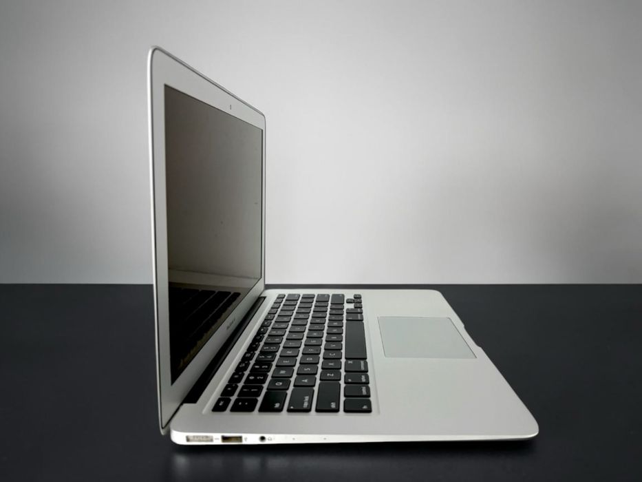 Аpple MacBook Air 13 2017 i5 1.8Ghz 8RAM 128GB Отличен! Гаранция!