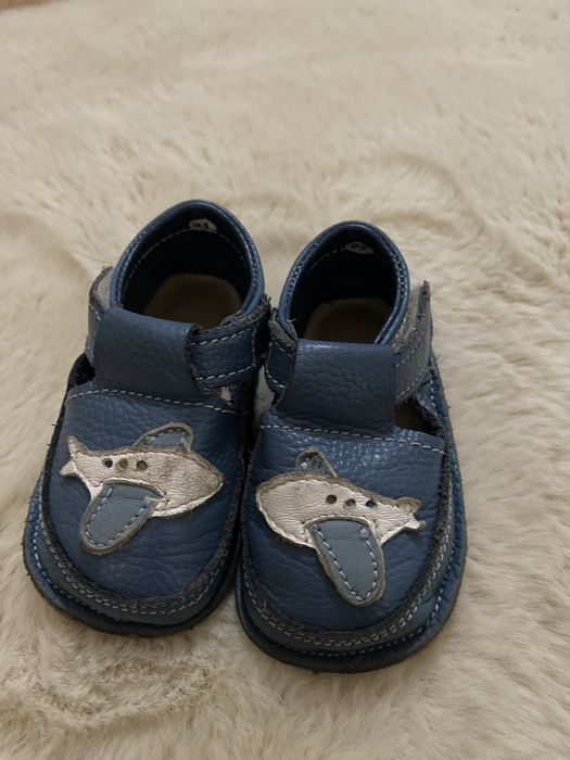 De vanzare adidasi , pantofiori bebe