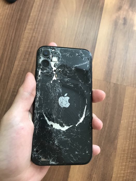 В продаже iPhone 11