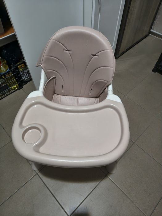 Vand scaun cu masa, de la 6 luni la 5 ani