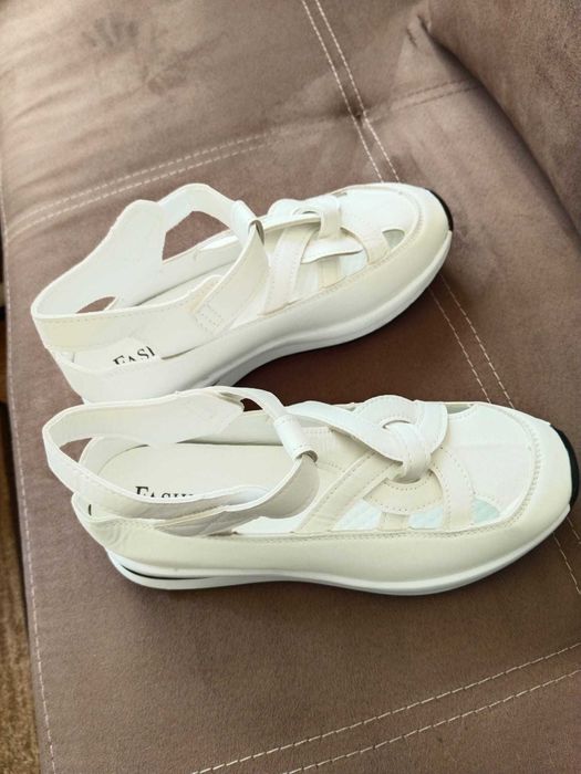 Дамски спортни сандали на платформа