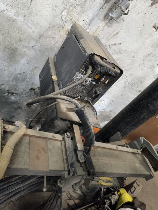 Машина за заваряване и заточване на банцигови ленти