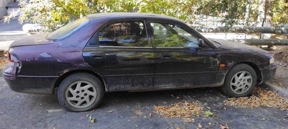 Mazda 626 Cronos. 1993 год.