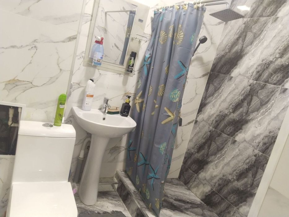 Beruniy metro bekati yaqinida 1xonali kvartira ijaraga beriladi.