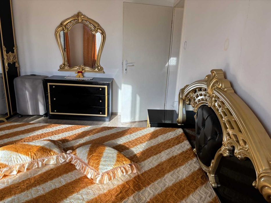 Продава се Двустаен апартамент в София, Център - 73 кв.м за 2236 €/кв.м - Снимка #1