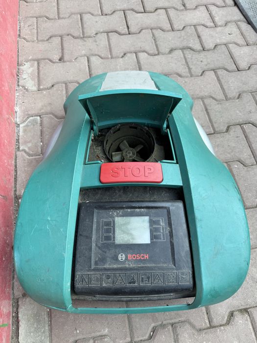 Robot tuns iarba gazon Bosch indego