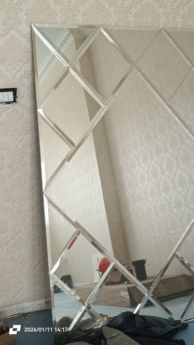 Зеркало на вход красивое