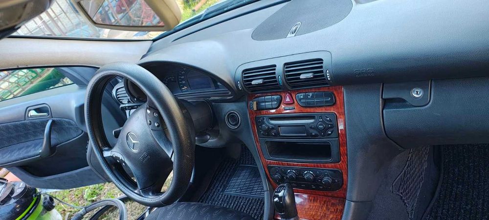 Mercedes-Benz C 180
