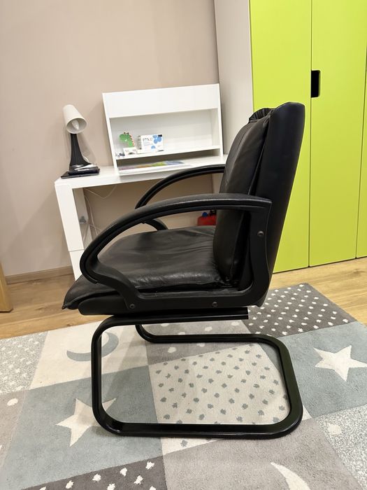 Кожен Офис стол