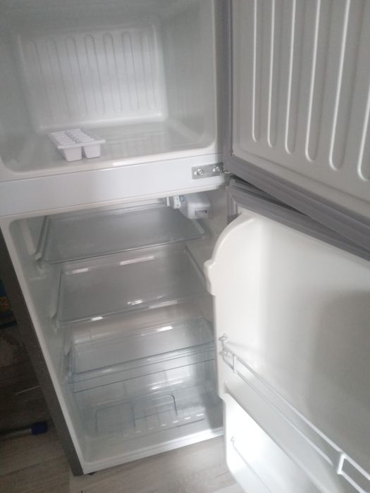 Продам маленький холодильник