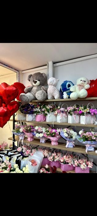 Стелажи срочно  продам