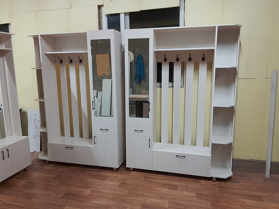 Прихожая мебель.