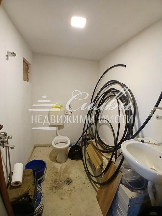 Двуетажна ТУХЛЕНА вила на плоча – местност Под Манастира.