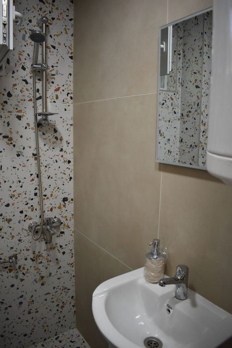 Дава се под наем Тристаен апартамент в Дупница - 90 кв.м за 229.5 € - Снимка #9