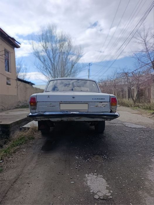 Volga gaz 2410 sotiladi