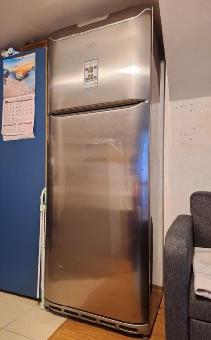 Хладилник с фризер Ariston Hotpoint  No frost технология