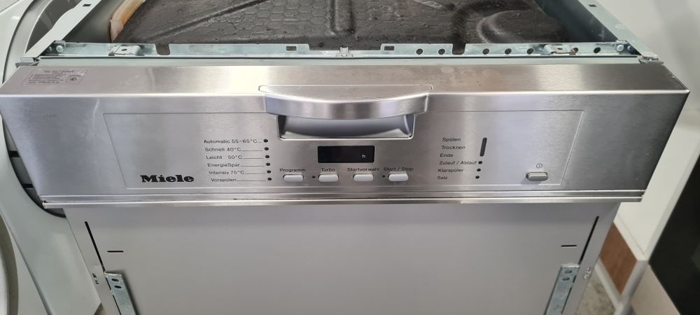 Съдомиялна за пълно вграждане Miele G4300i A+