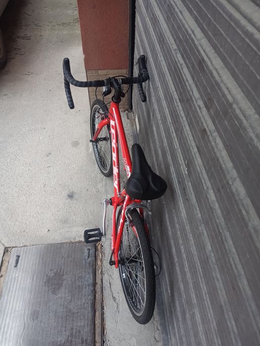 Продавам чисто нов Алуминиев детски спортен велосипед 20 цола . 
Скоро